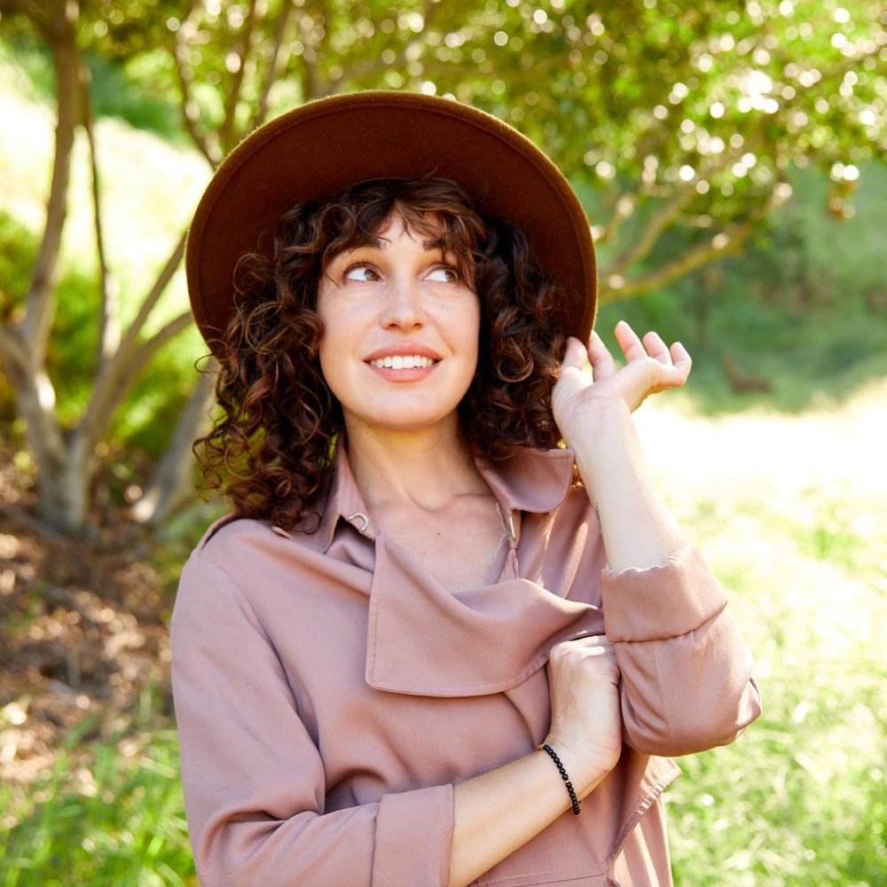 Meet your Posher, Elisa